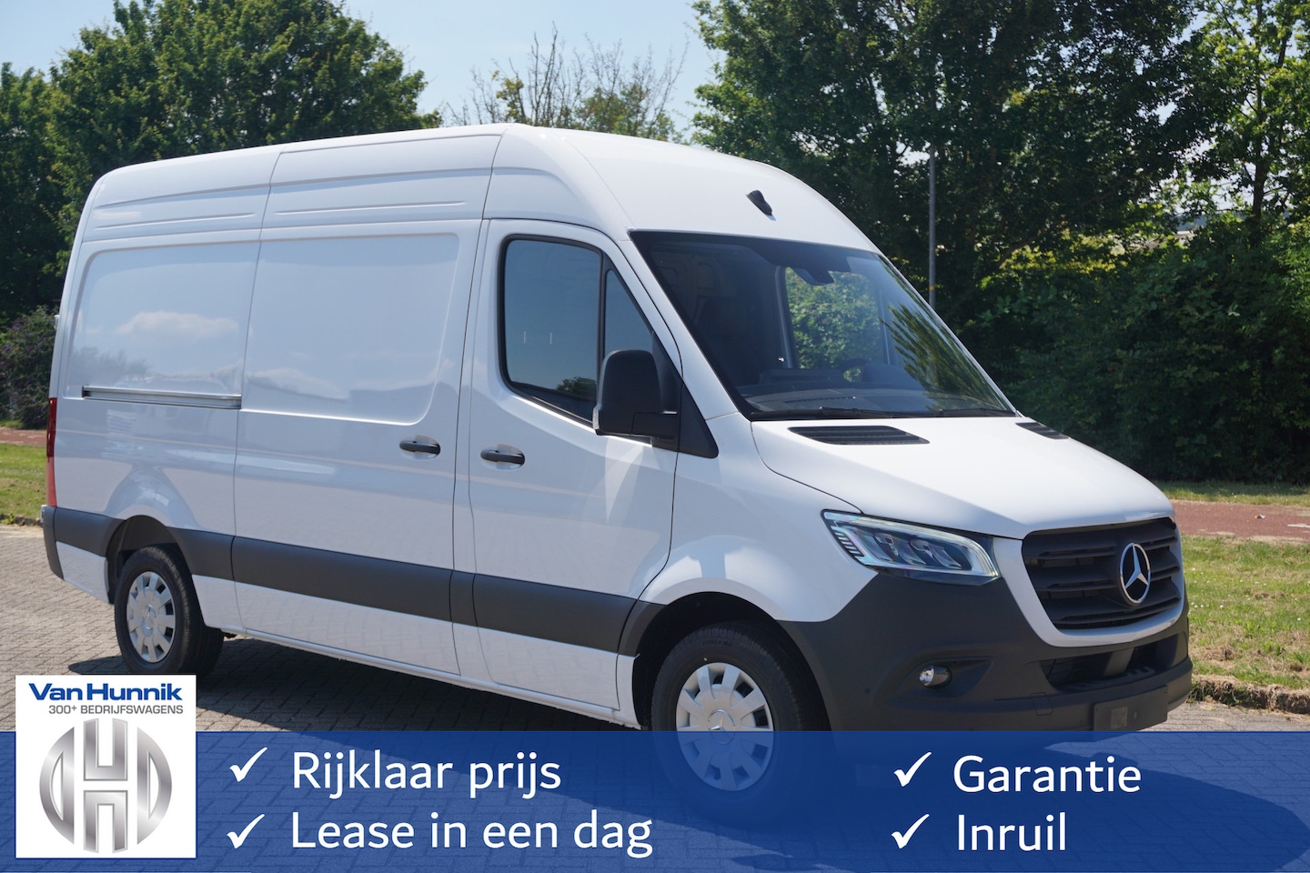 Mercedes-Benz Sprinter - 317CDI Pro L2H2 10.25" Mbux, Gev. Stoel, 3.5T Trekhaak, LED 2x Schuifdeur!! NR. R255* - AutoWereld.nl