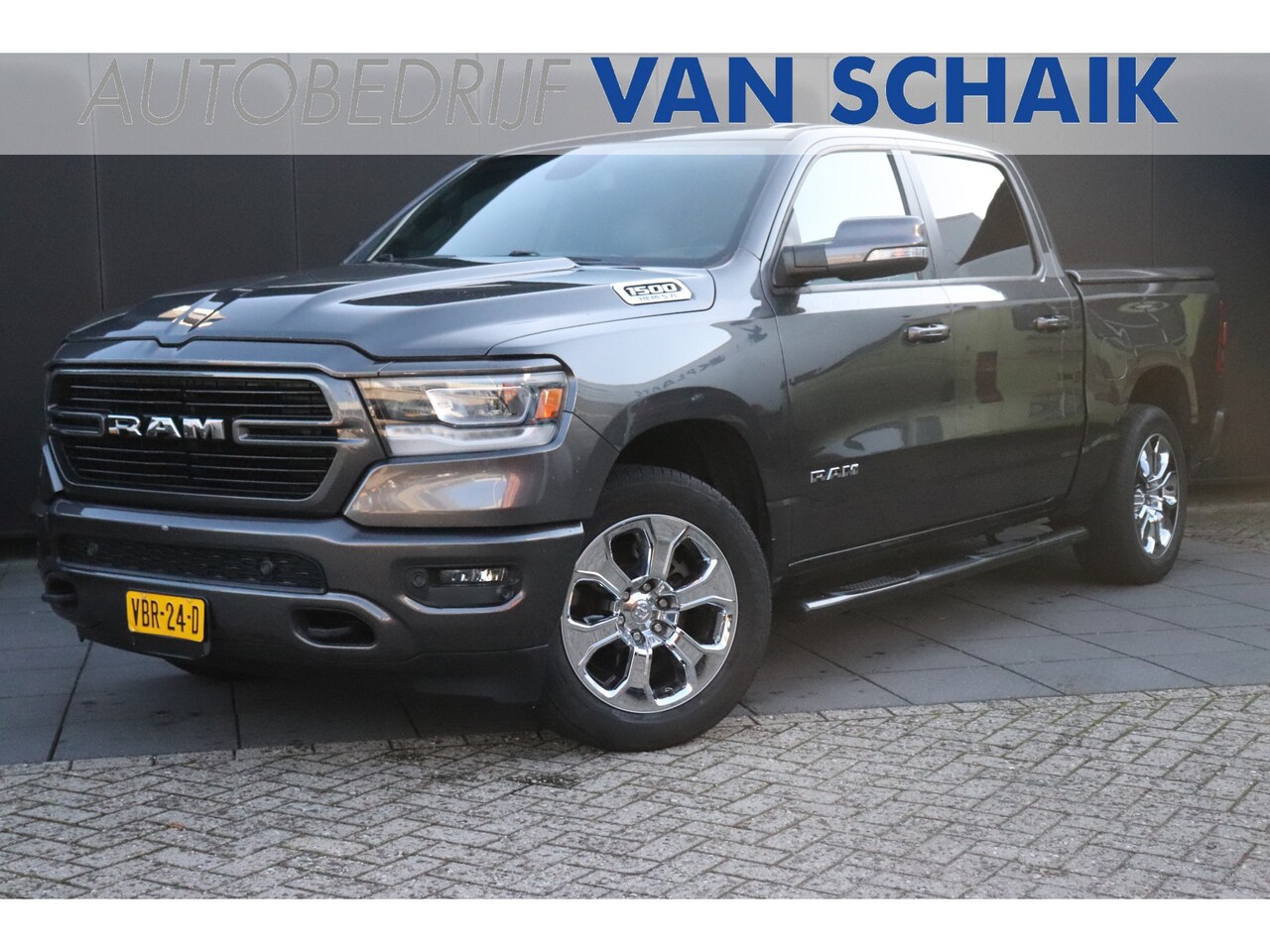 Dodge Ram 1500 - 5.7 V8 4x4 Crew Cab Laramie | LEDER | PANO | TREKHAAK | STOEL/STUURVERW. | ALPINE SOUND | - AutoWereld.nl