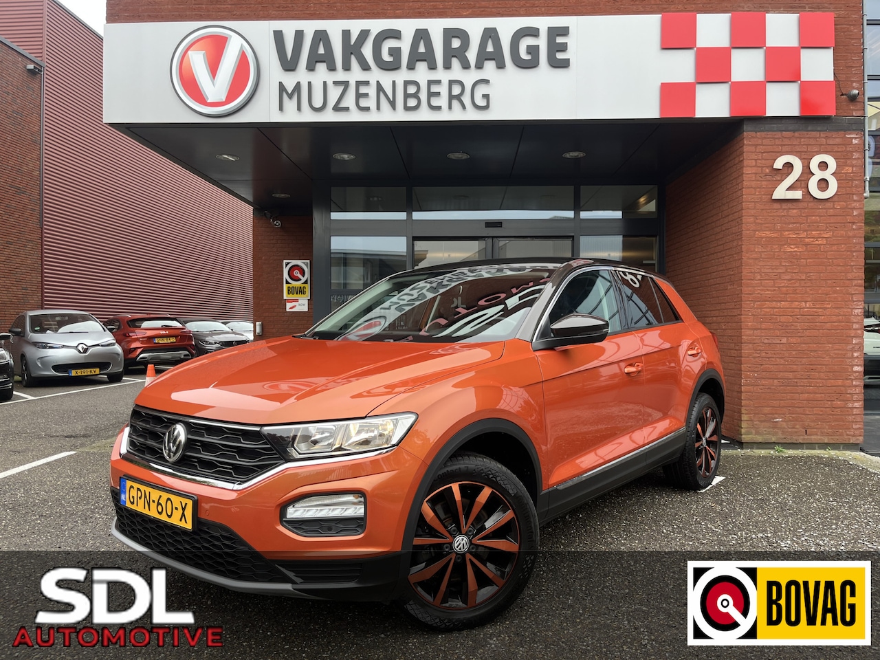 Volkswagen T-Roc - 1.0 TSI Style // ADAP. CRUISE // DODEHOEK // NAVI+CARPLAY // PDC // STOELVERWARMING // - AutoWereld.nl