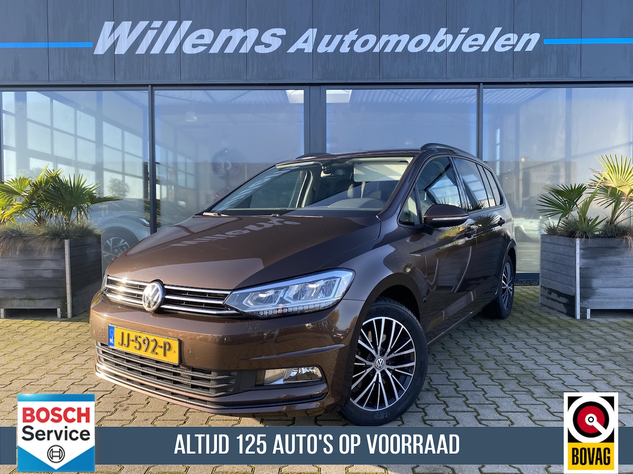 Volkswagen Touran - 1.4 TSI Comfortline 7p App Connect , Trekhaak, 3 stoelen isofix - AutoWereld.nl