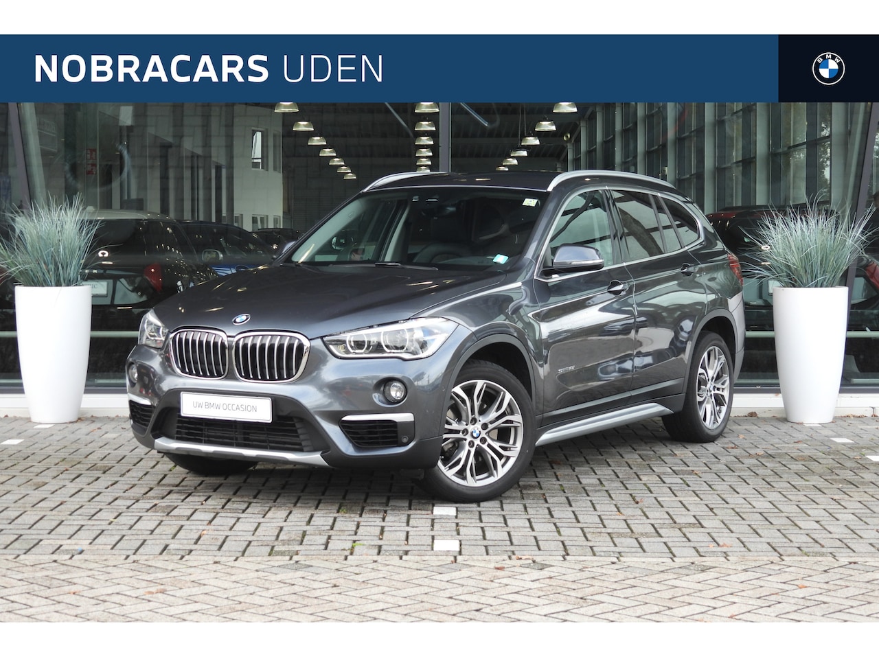 BMW X1 - sDrive18i Executive xLine Automaat / Achteruitrijcamera / Sportstoelen / Park Assistant / - AutoWereld.nl