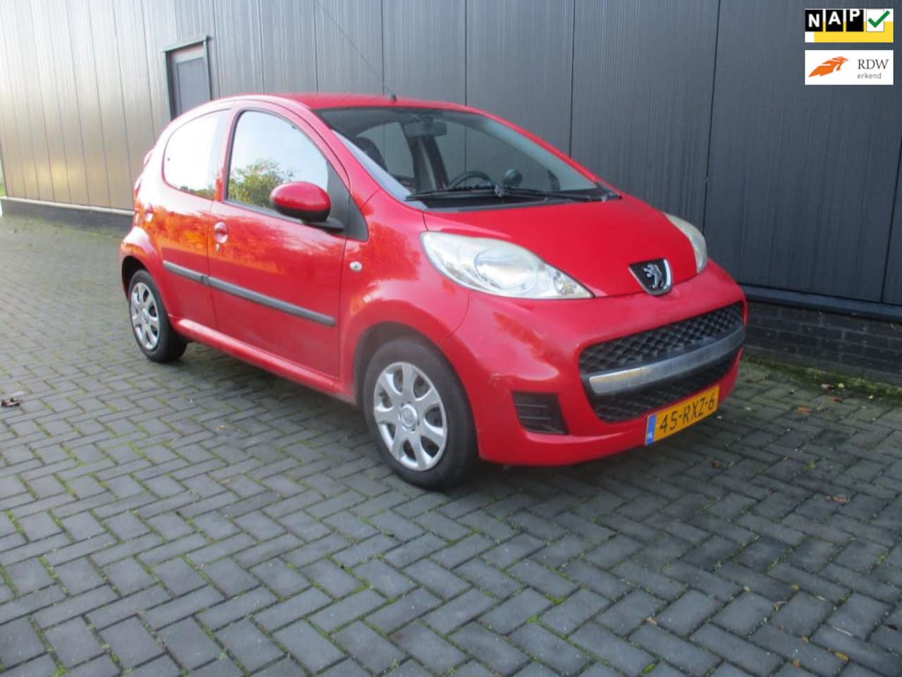 Peugeot 107 - 1.0-12V XS 5 drs / apk 11-10-2025 - AutoWereld.nl