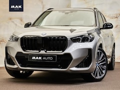 BMW X1 - xDrive30e M Sport, 20", pano, H/K, HUD, tr.haak, LED-kopl., shadow line, privacy