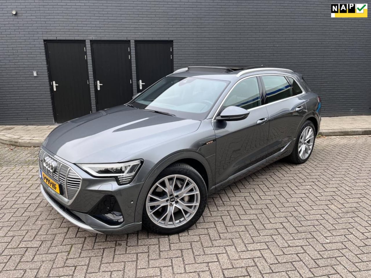 Audi e-tron - 55 quattro S-Line 95 kWh 408PK PANORAMADAK LEER - AutoWereld.nl