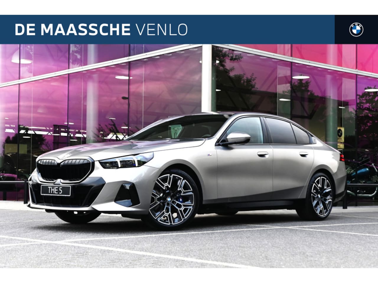 BMW 5-serie - 520i High Executive M Sport Automaat / Panoramadak / Parking Assistant Professional / Adap - AutoWereld.nl