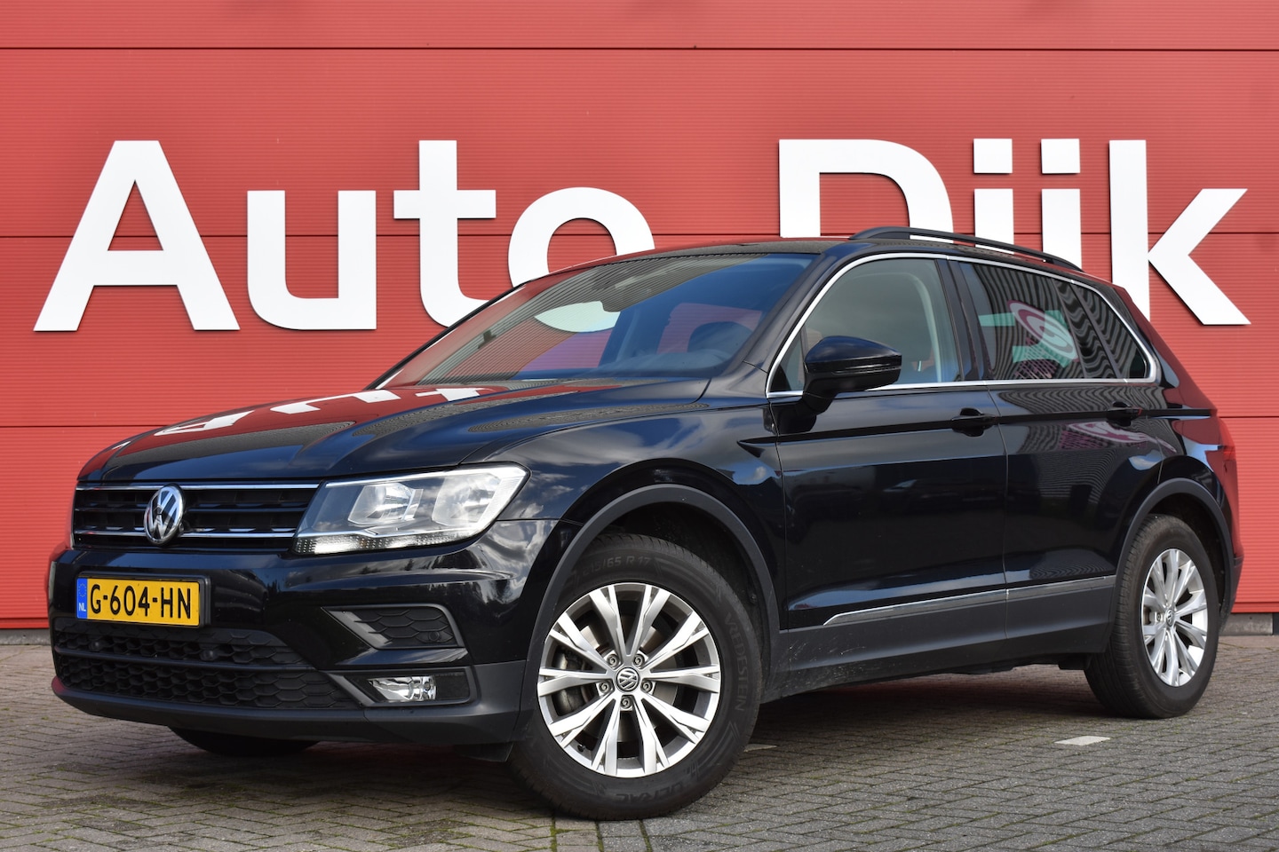 Volkswagen Tiguan - 1.5 TSI Comfortline Carplay | Adapt. Cruise | Trekhaak | Navi | Clima | DAB | PDC V+A | LM - AutoWereld.nl