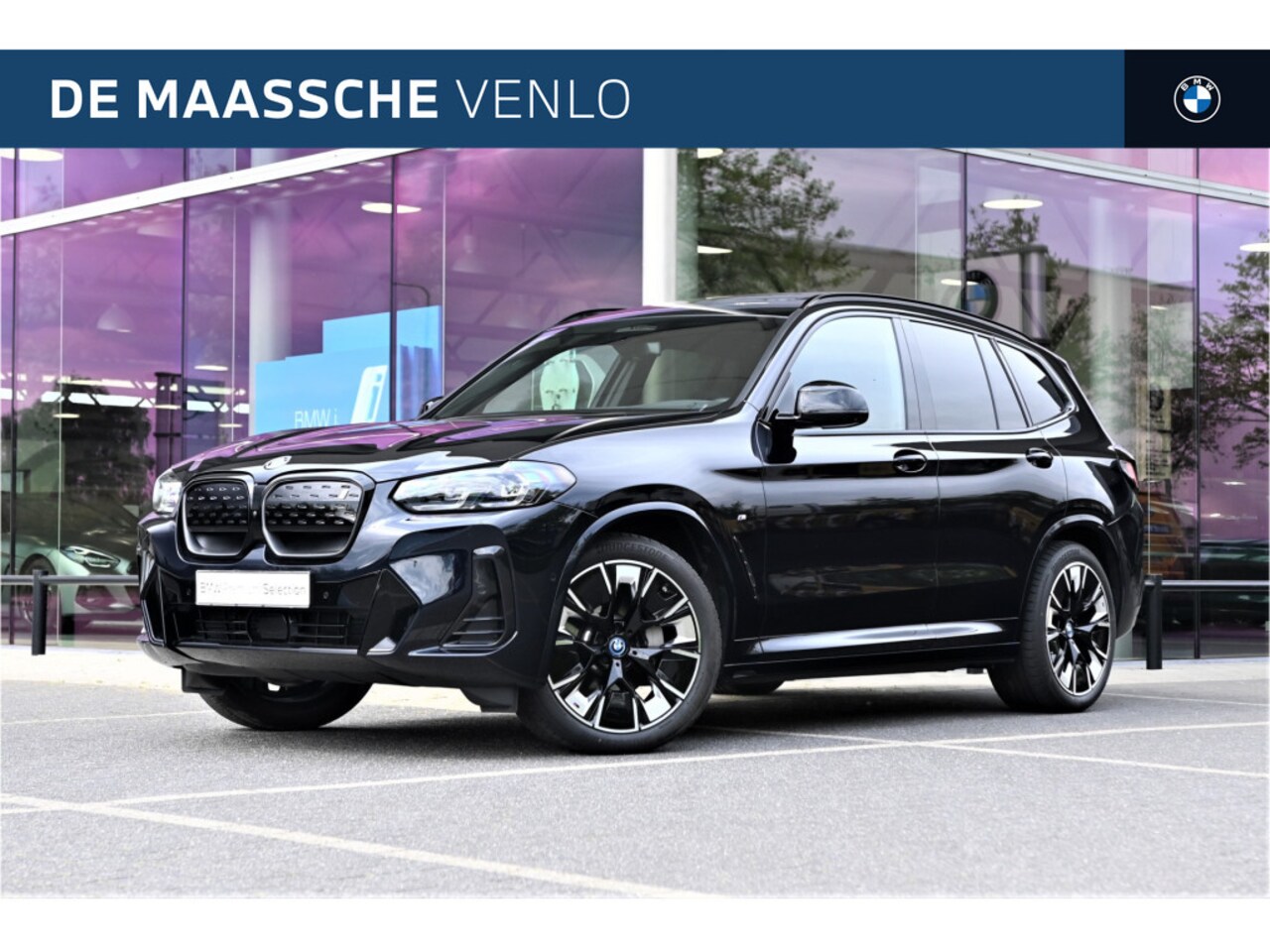 BMW iX3 - High Executive M Sport / Panoramadak / Trekhaak / Sportstoelen / M Adaptief onderstel / Ad - AutoWereld.nl