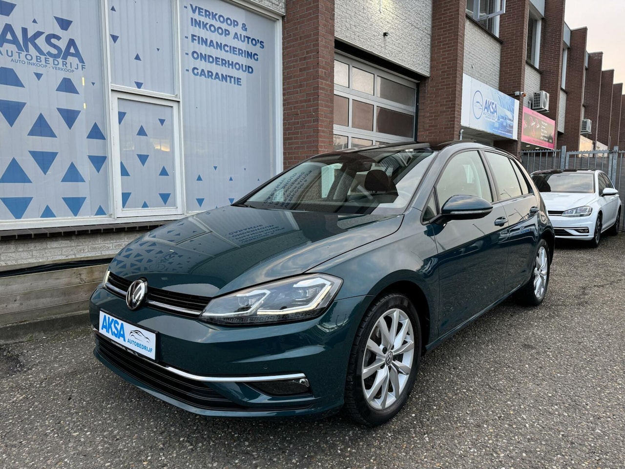 Volkswagen Golf - 1.4 TSI Highline 125pk Pano/DSG/Led/Navi/DynamicLight/Draadloos/Garantie - AutoWereld.nl