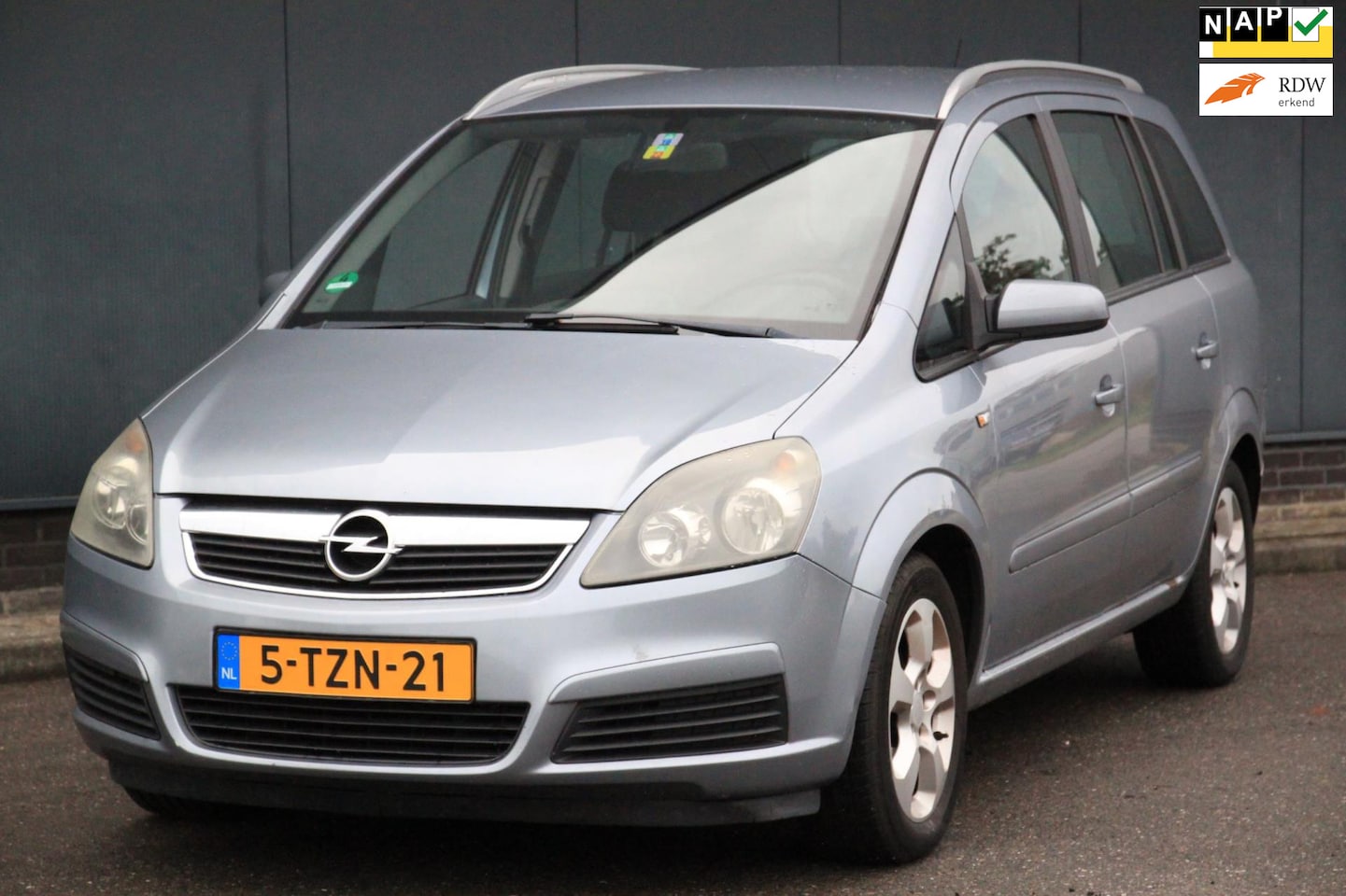 Opel Zafira - 1.8 Essentia Airco/Cruise/Trekhaak/7. Pers. - AutoWereld.nl