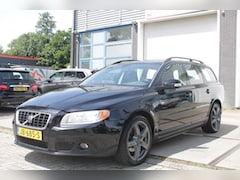 Volvo V70 - 2.0 / Airco / CruiseControl / Parkeersensoren / Lichtmetalen velgen