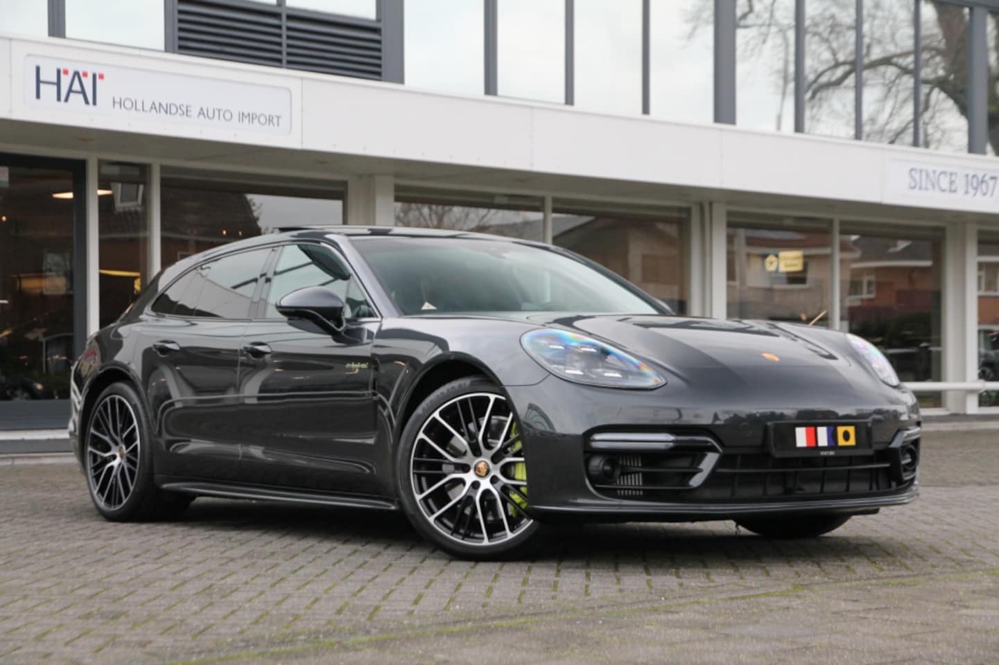 Porsche Panamera Sport Turismo - 4 E-Hybrid I SportDesign I Pano - AutoWereld.nl