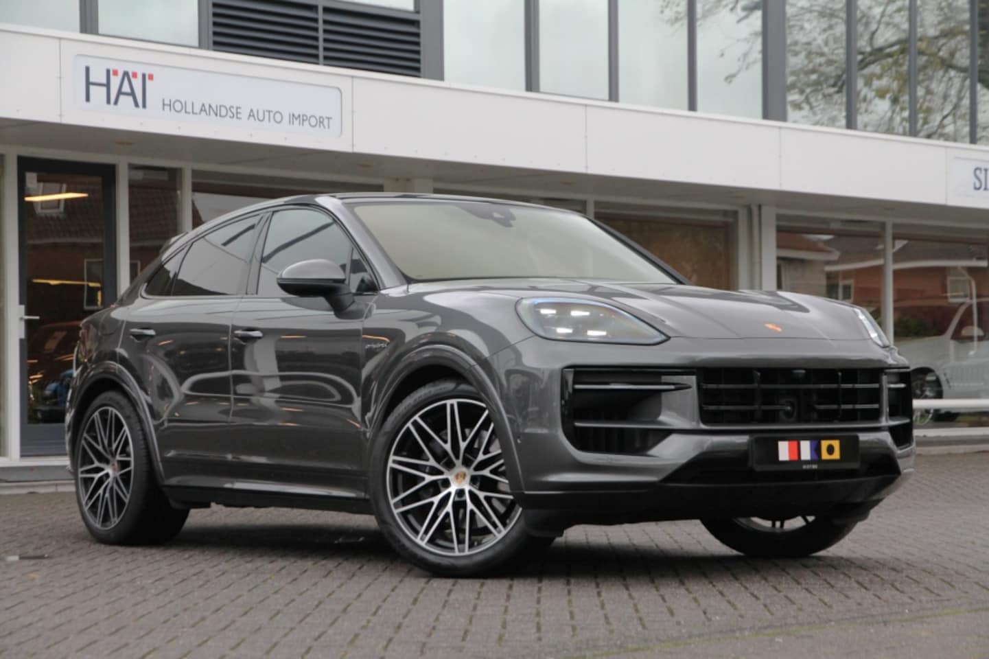 Porsche Cayenne Coupé - 3.0 E-Hybrid SportDesign I Nw.Prijs 157.000 - AutoWereld.nl