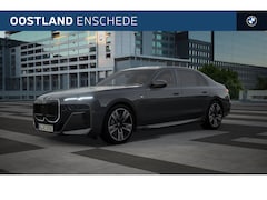 BMW i7 - eDrive50 High Executive M Sport / Panoramadak Sky Lounge / Massagefunctie / Parking Assist