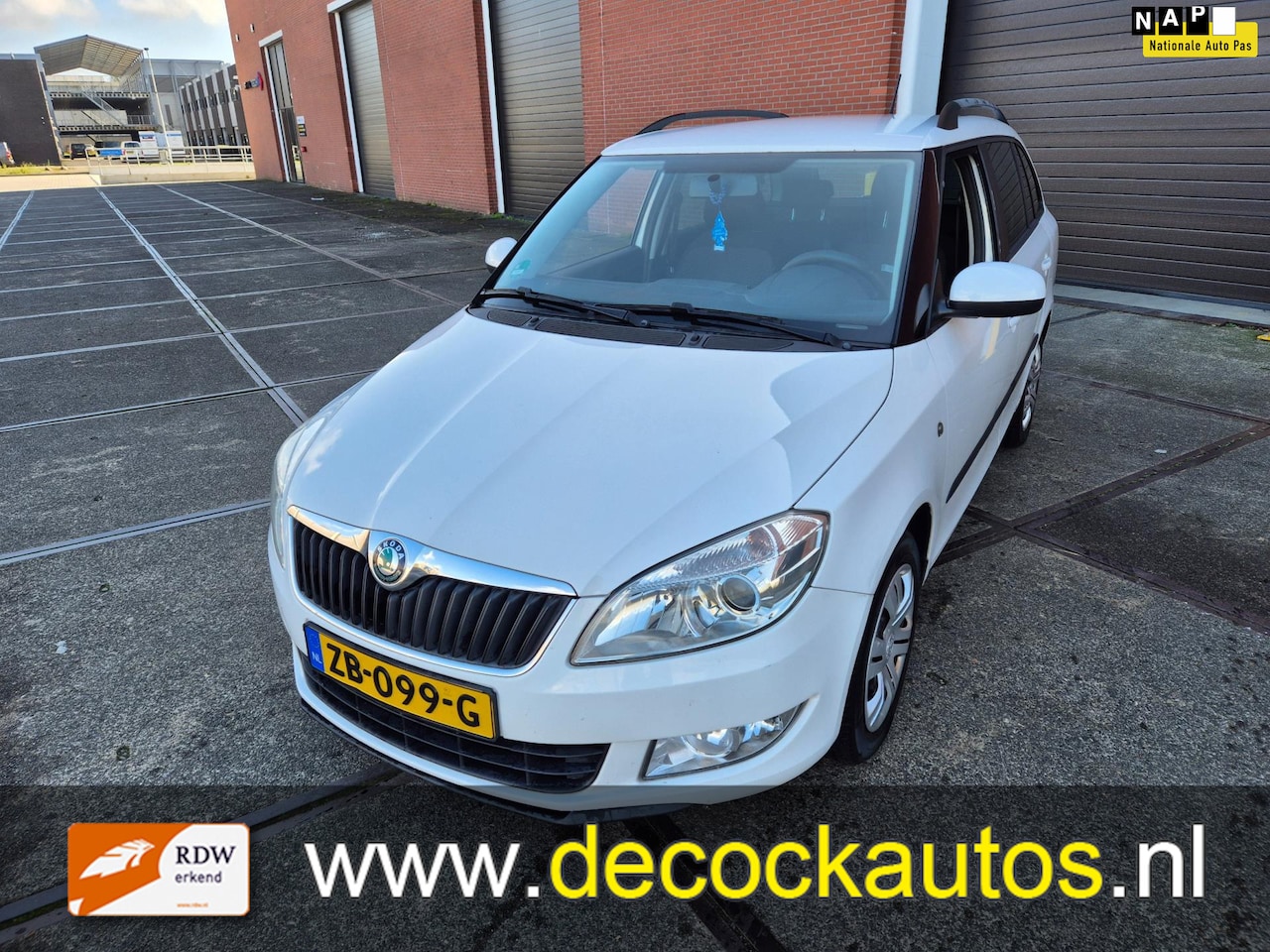 Skoda Fabia Combi - 1.2-12V Fresh/AIRCO/TREKHAAK - AutoWereld.nl