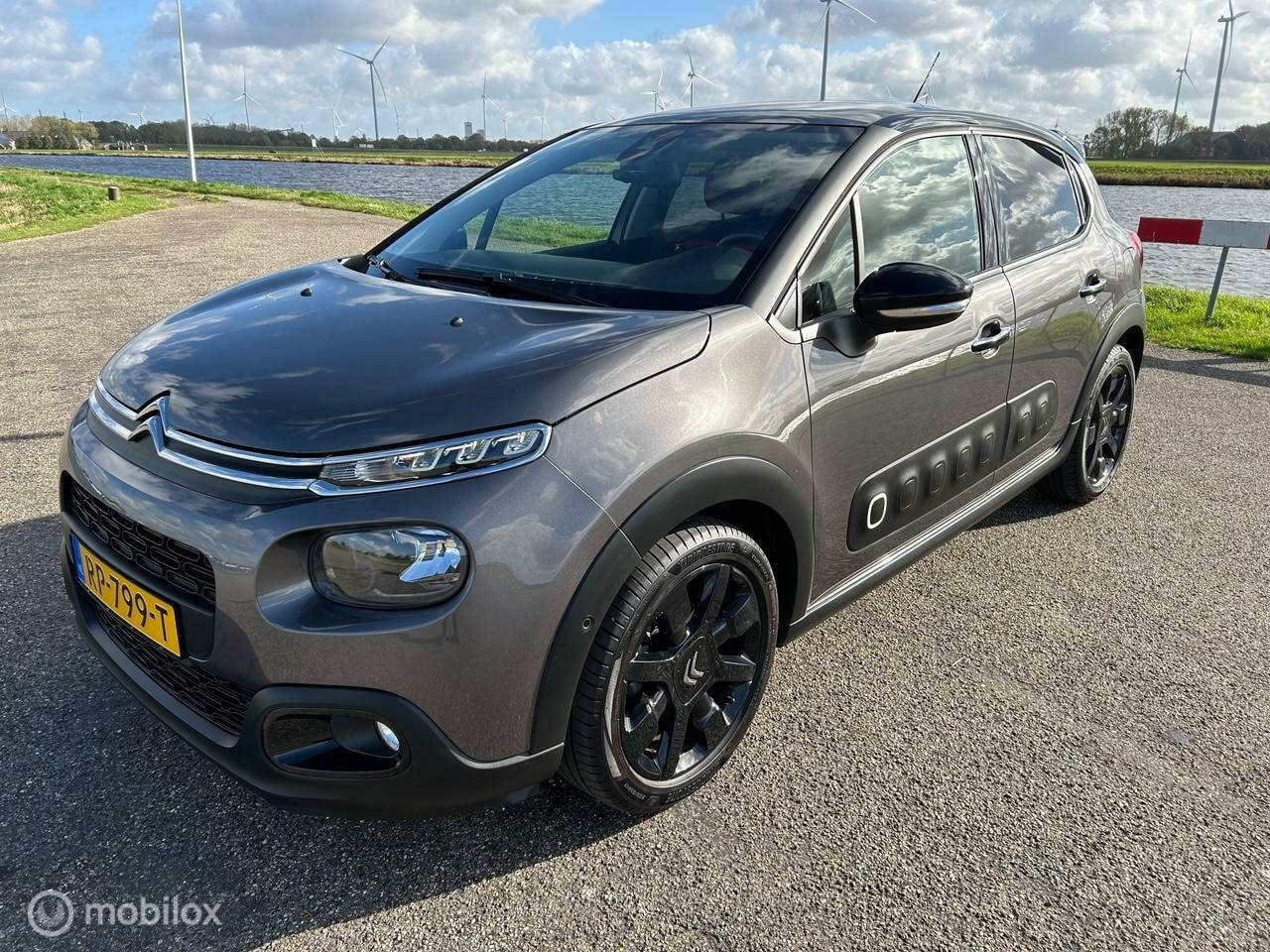 Citroën C3 - 1.2 PureTech S&S Shine Automaat Hoge Zit - AutoWereld.nl