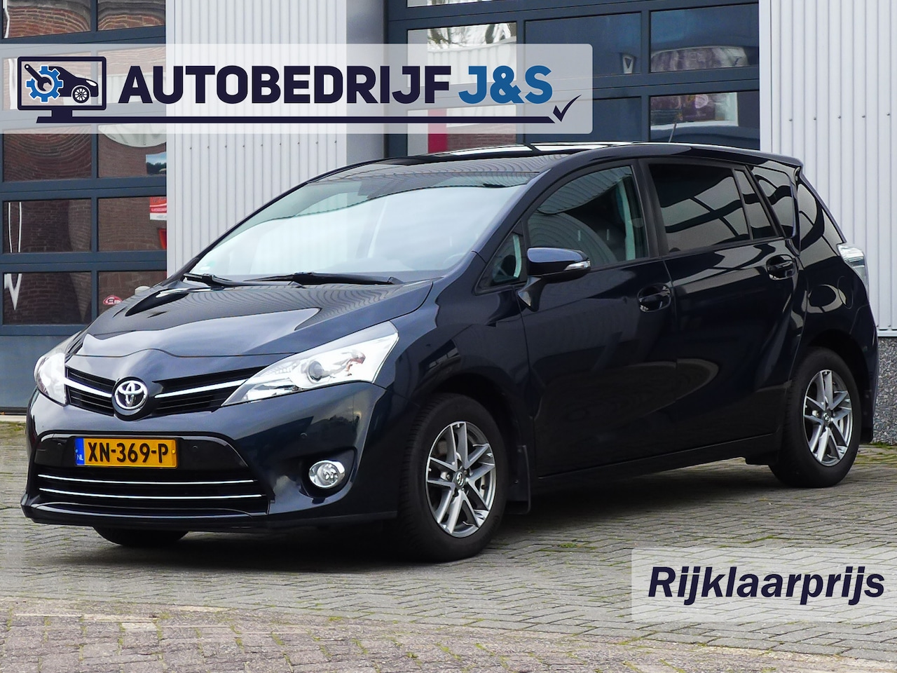 Toyota Verso - 1.8 VVT-i Dynamic Business Rijklaarprijs! | 12 Maanden Garantie | Onderhoudsbeurt | Nieuwe - AutoWereld.nl