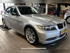 BMW 3-serie - 318i Dynamic Executive