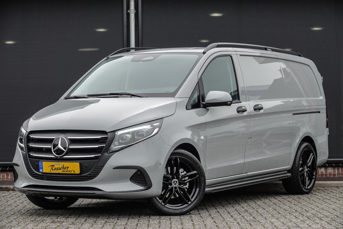 Mercedes-Benz Vito - 119Cdi 190Pk 9G-Tronic Aut. | Select | Lang | 360° Camera | 2xSchuifdeur | Treeplanken | 2 - AutoWereld.nl