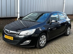 Opel Astra - 1.4 Turbo Edition • LEES BESCHRIJVING •