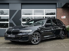 BMW 5-serie Touring - 530e xDrive M Sport | Shadow | HIFI | Trekhaak | Camera | 19 Inch | ACC | Leder |