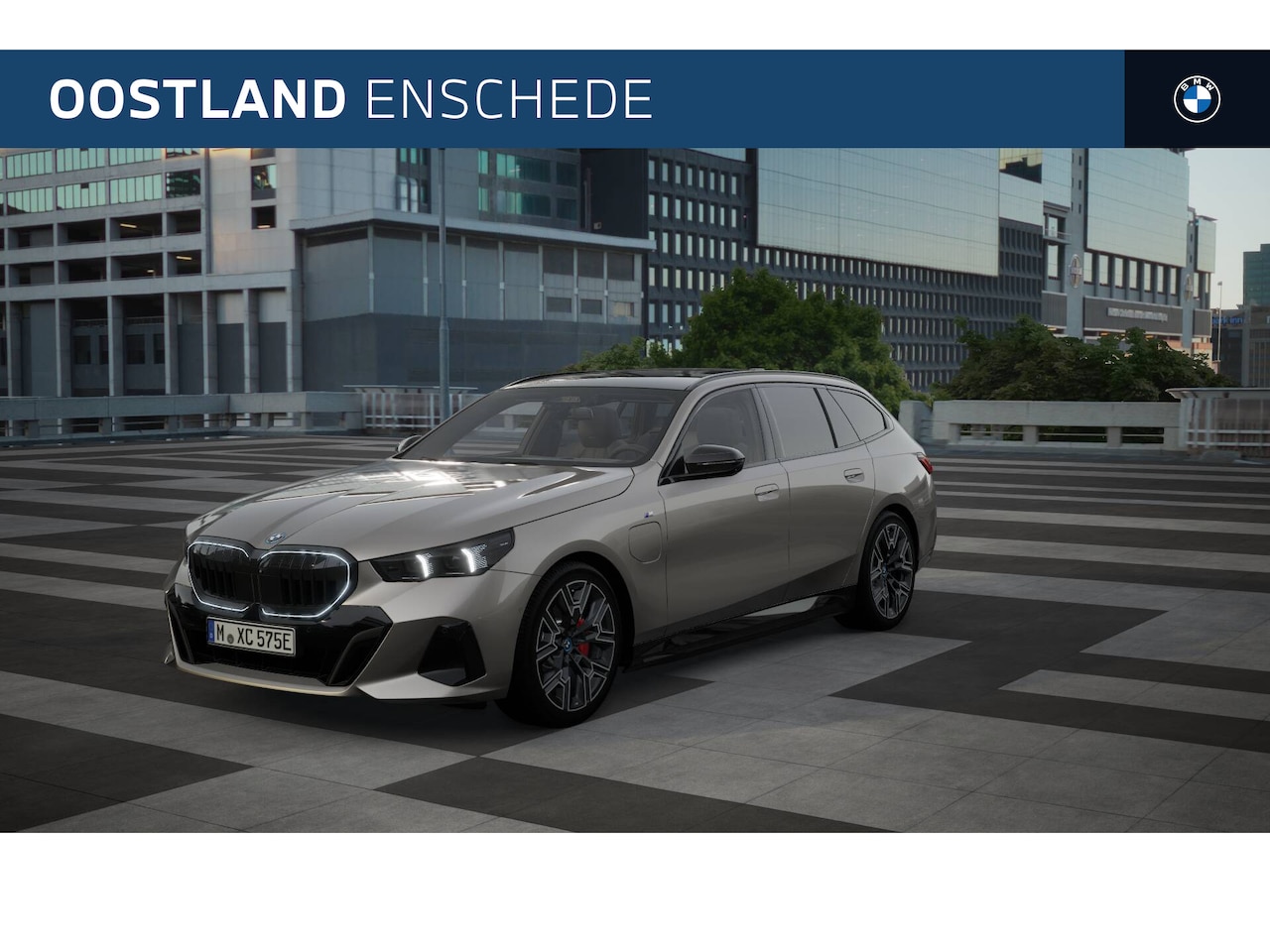 BMW 5-serie Touring - 530e High Executive M Sport Automaat / Panoramadak / Trekhaak / Stoelventilatie / Adaptiev - AutoWereld.nl