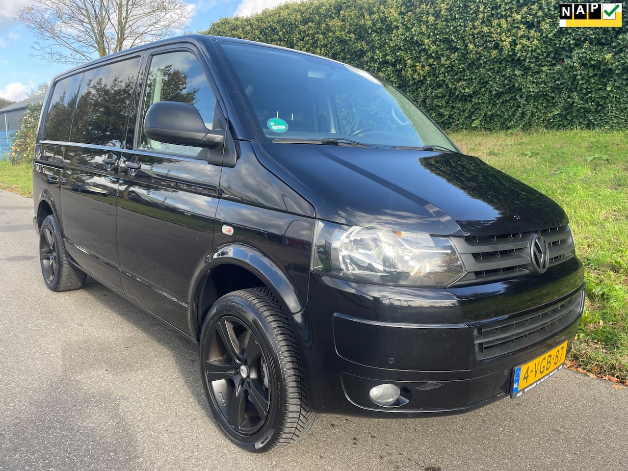 Volkswagen Transporter - 2.0 TDI L1H2 - Automaat - 3 zits - Leder - AutoWereld.nl