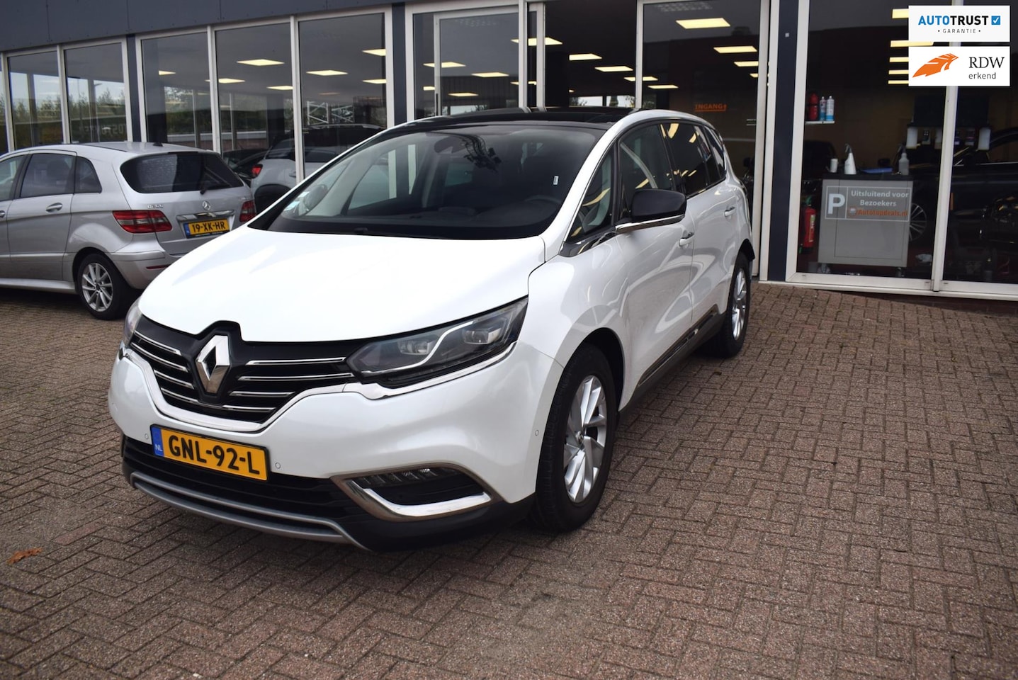 Renault Espace - 1.6 TCe Dynamique 5p.| PANORAMADAK | LED PURE VISION | NAVIGATIE | HALF LEDER | CLIMATE CO - AutoWereld.nl