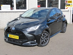 Toyota Yaris - 1.5 Hybrid Dynamic Team D *4 seizoen banden*privacy glass