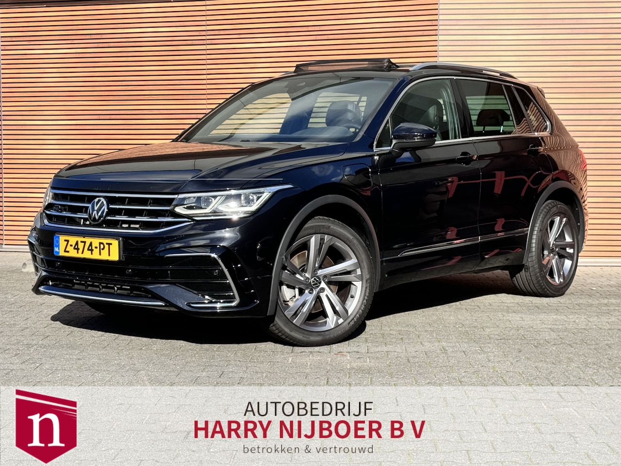 Volkswagen Tiguan - 1.4 TSI eHybrid R-Line Business+ Panodak / Navi / Virtual Cockpit / Camera / Dodehoek - AutoWereld.nl