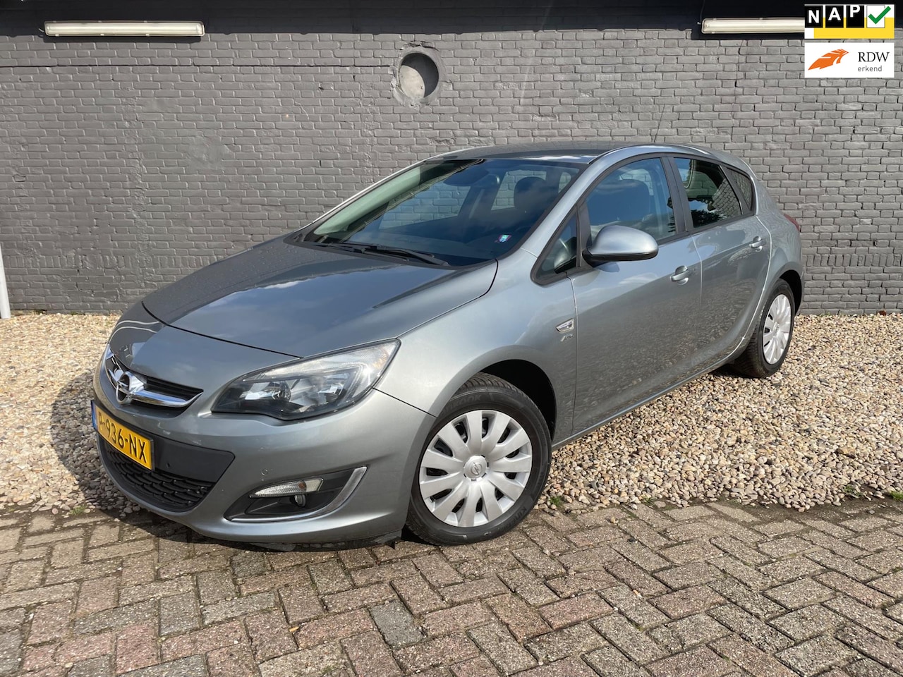 Opel Astra - 1.4 Turbo Business + *Nieuwe Apk*Cruise*Airco* - AutoWereld.nl