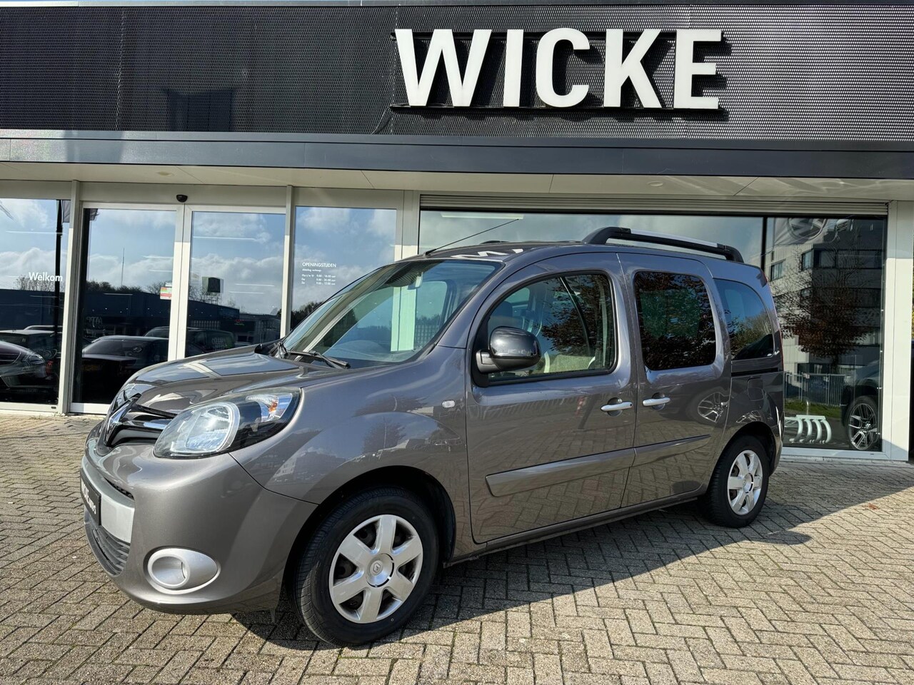 Renault Kangoo Family - 1.2 TCe Limited Start&Stop Navi PDC 5 persoons - AutoWereld.nl