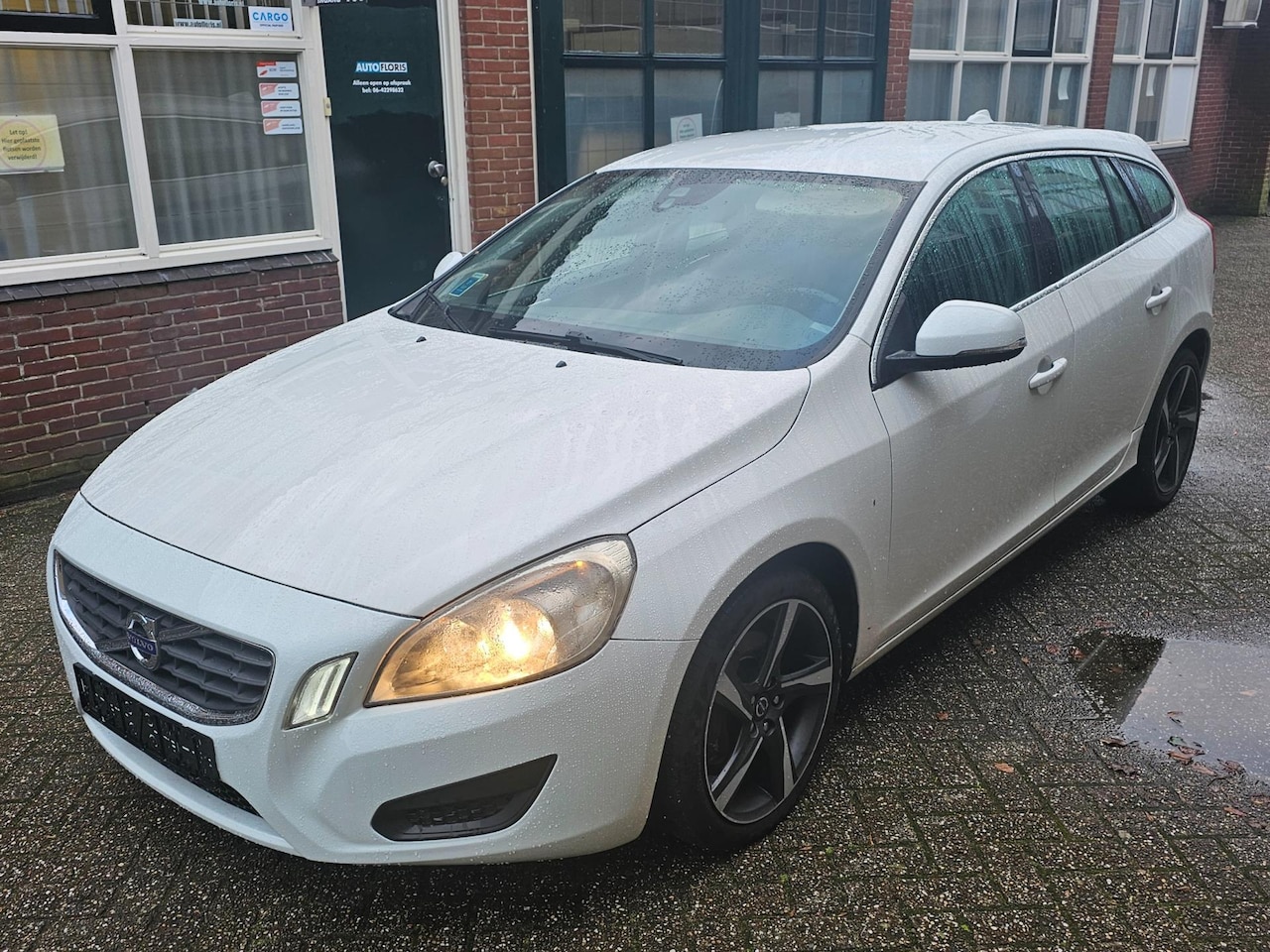 Volvo V60 - 2.4 D5 2.4 D5 - AutoWereld.nl