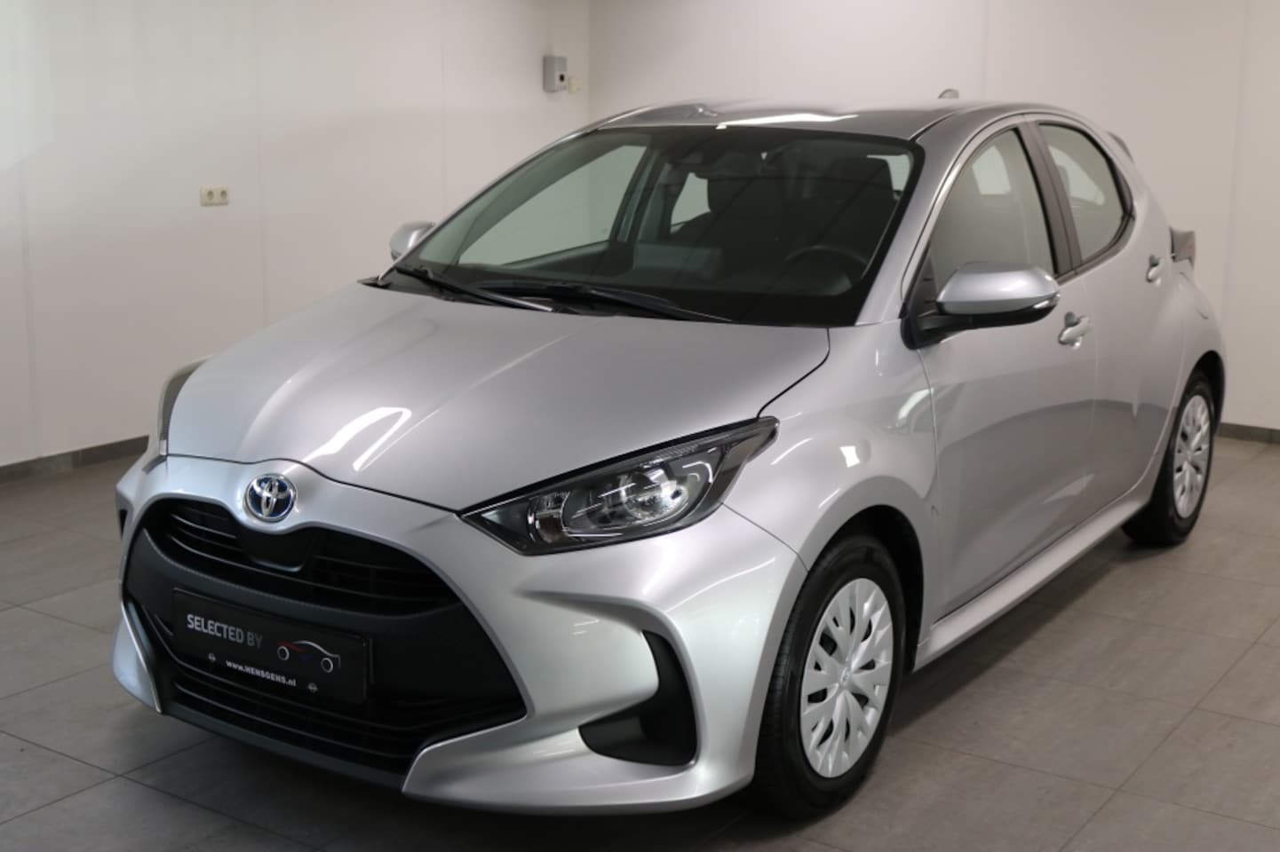 Toyota Yaris - 1.5 Hybride Active | Navigatie - AutoWereld.nl