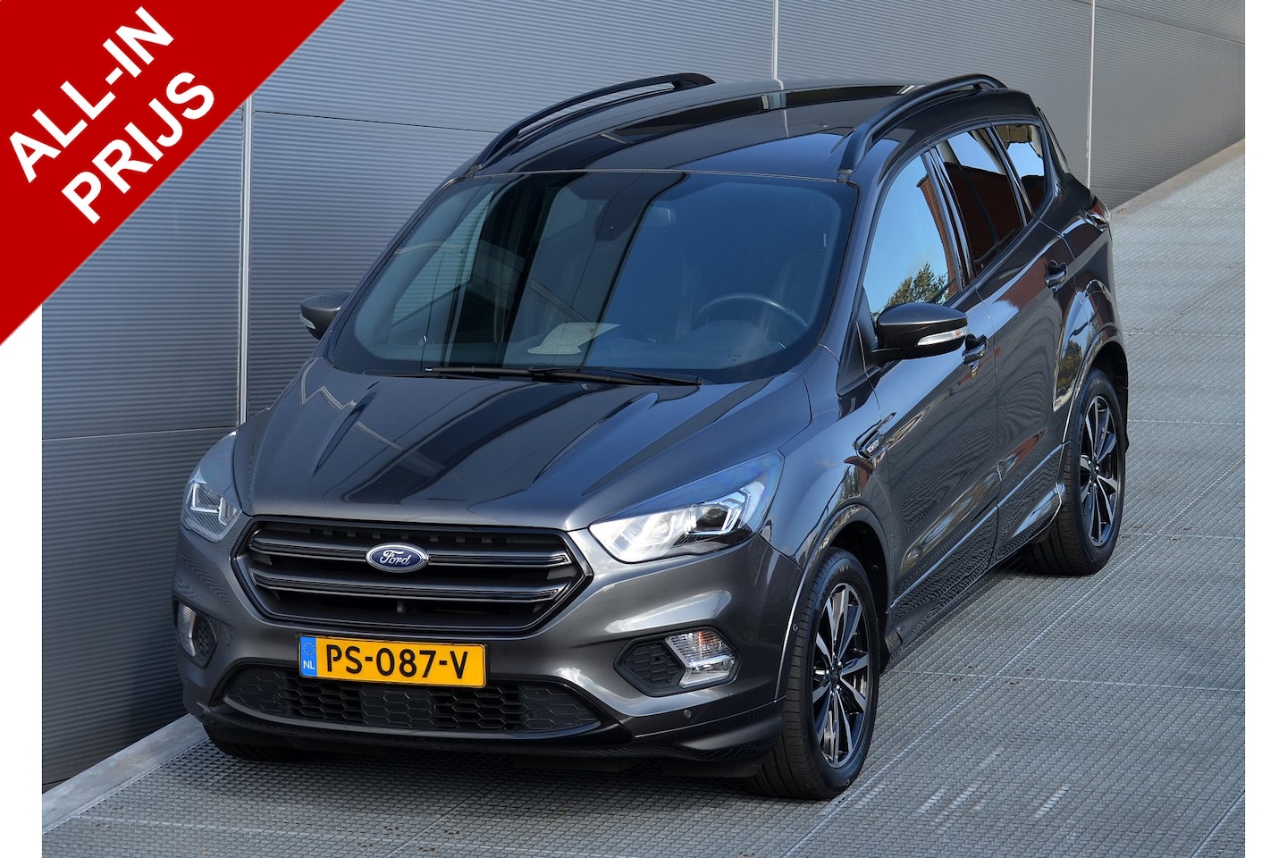 Ford Kuga - 1.5 ECOBOOST ST-LINE | TREKHAAK 1800KG | LEDER ALCANTARA | EERSTE EIGENAAR | ALL IN RIJKLA - AutoWereld.nl