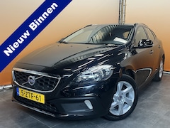 Volvo V40 Cross Country - 1.6 T4 Momentum dealer onderhouden trekhaak