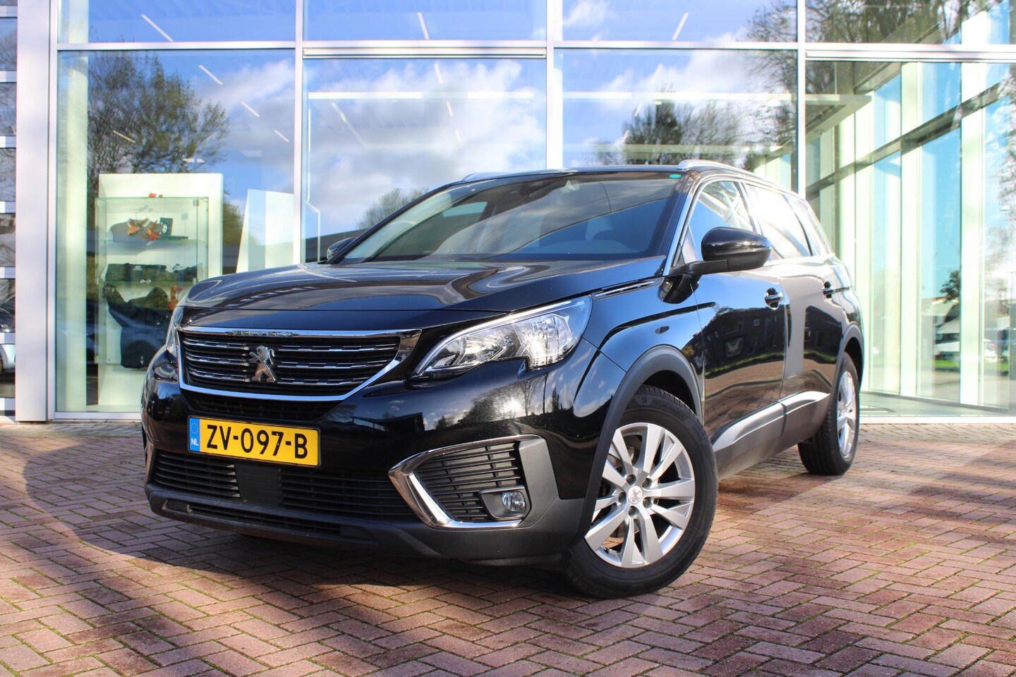 Peugeot 5008 - 1.2 PureTech Advanced Grip Control Allure 1.2 PureTech Advanced Grip Control Allure - AutoWereld.nl