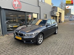 BMW 1-serie - 118i Sport Line Edition / Automaat/ Navi / cruise controle / PDC / keyless / trekhaak afne