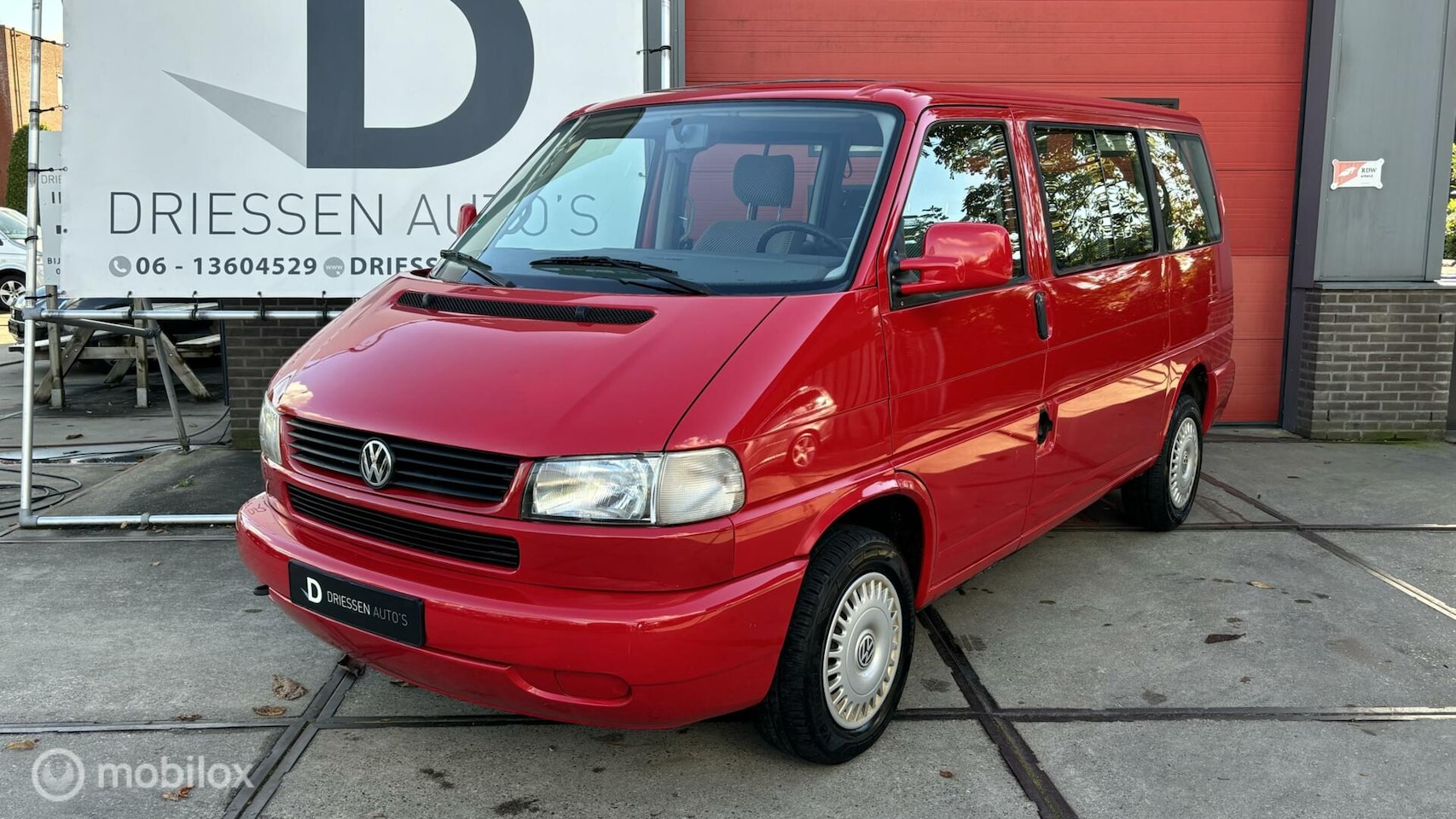 Volkswagen Transporter Caravelle - CL 2.5 1E EIGENAAR / COMPLETE HISTORIE / 7-ZITPLAATSEN - AutoWereld.nl