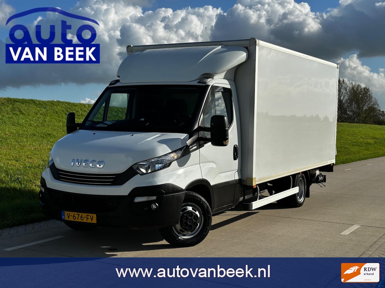 Iveco Daily - 35C14V 2.3 410 H3|Laadklep|Trekhaak|NL|BTW(Nieuwe APK) - AutoWereld.nl