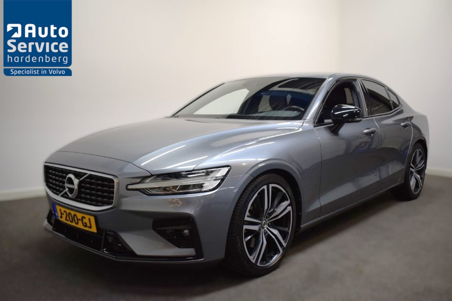 Volvo S60 - 2.0 T4 190pk AUT8 R-Design Stoelverw/ Adapt. Cruise/ Camera/ 19"LMV/ Blis - AutoWereld.nl