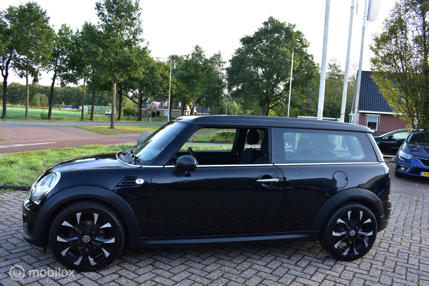 MINI Clubman - 1.6 One Airco|Cruise|LM wielen|Mooie Auto! - AutoWereld.nl