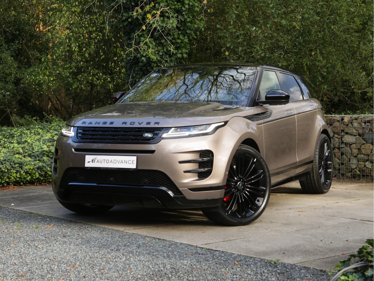 Land Rover Range Rover Evoque - P300 R-Dynamic HST - AutoWereld.nl