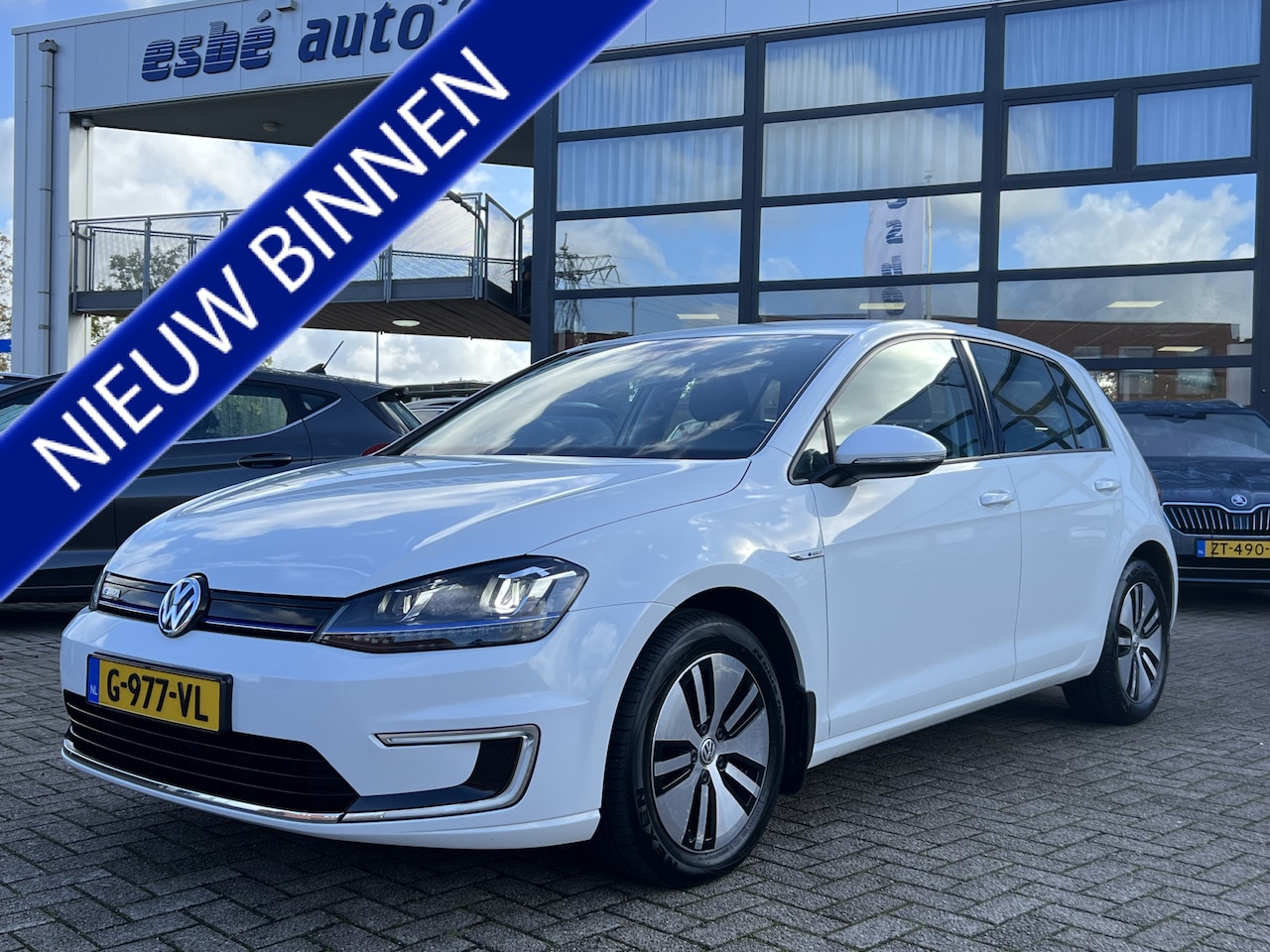 Volkswagen e-Golf - e-Golf Navigatie Warmtepomp Clima + Cruise Control Led koplampen Carplay Android Auto (na - AutoWereld.nl