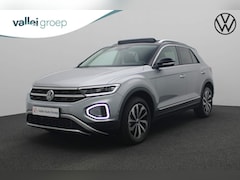 Volkswagen T-Roc - 1.5 TSI 150PK DSG Style | Pano | Trekhaak | Camera | Navi | Stoelverwarming | Keyless | Pa