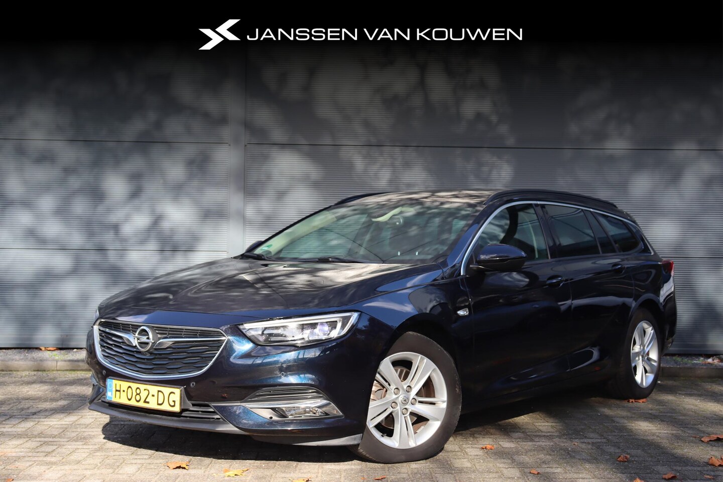 Opel Insignia Sports Tourer - 1.5 Turbo Business / Stuur-Stoelverwarming / Navigatie / LED Koplampen / - AutoWereld.nl