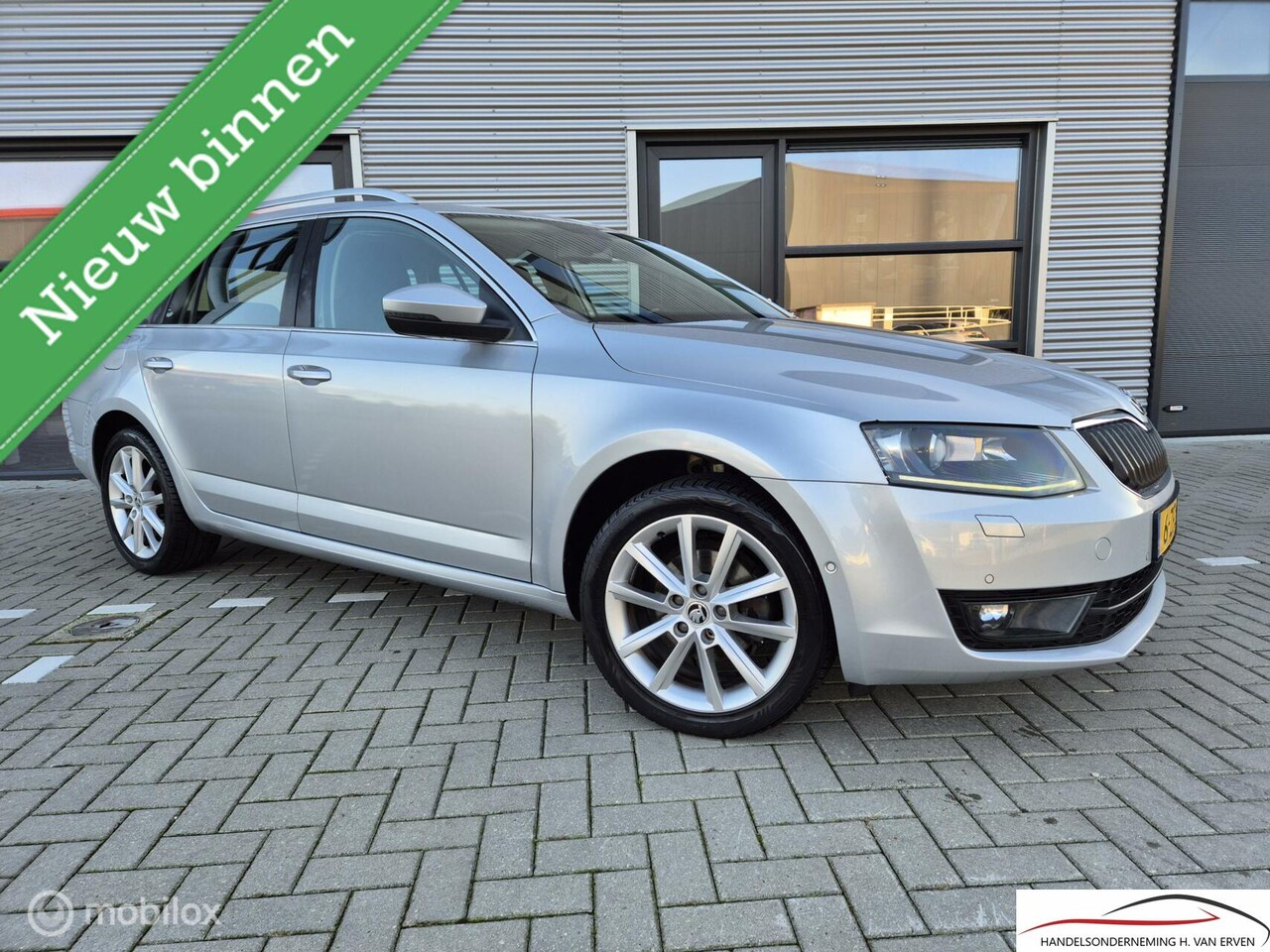 Skoda Octavia Combi - 1.2 Businessline DEALERONDERHOUDEN AUT - AutoWereld.nl