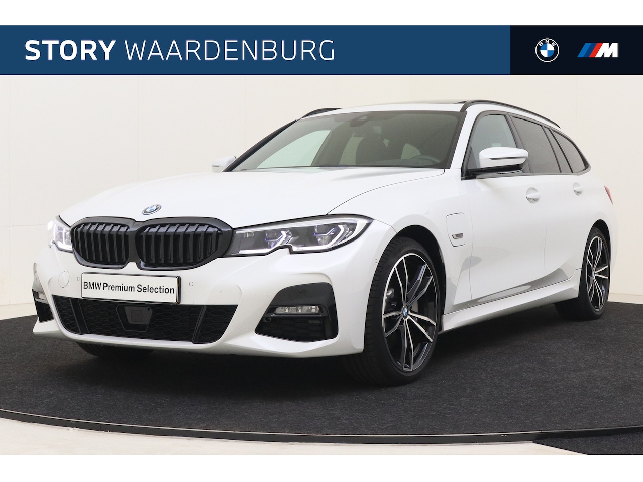 BMW 3-serie Touring - 330e High Executive M Sport Automaat / Panoramadak / Sportstoelen / Laserlight / M Adaptie - AutoWereld.nl