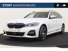 BMW 3-serie Touring - 330e High Executive M Sport Automaat / Panoramadak / Sportstoelen / Laserlight / M Adaptie