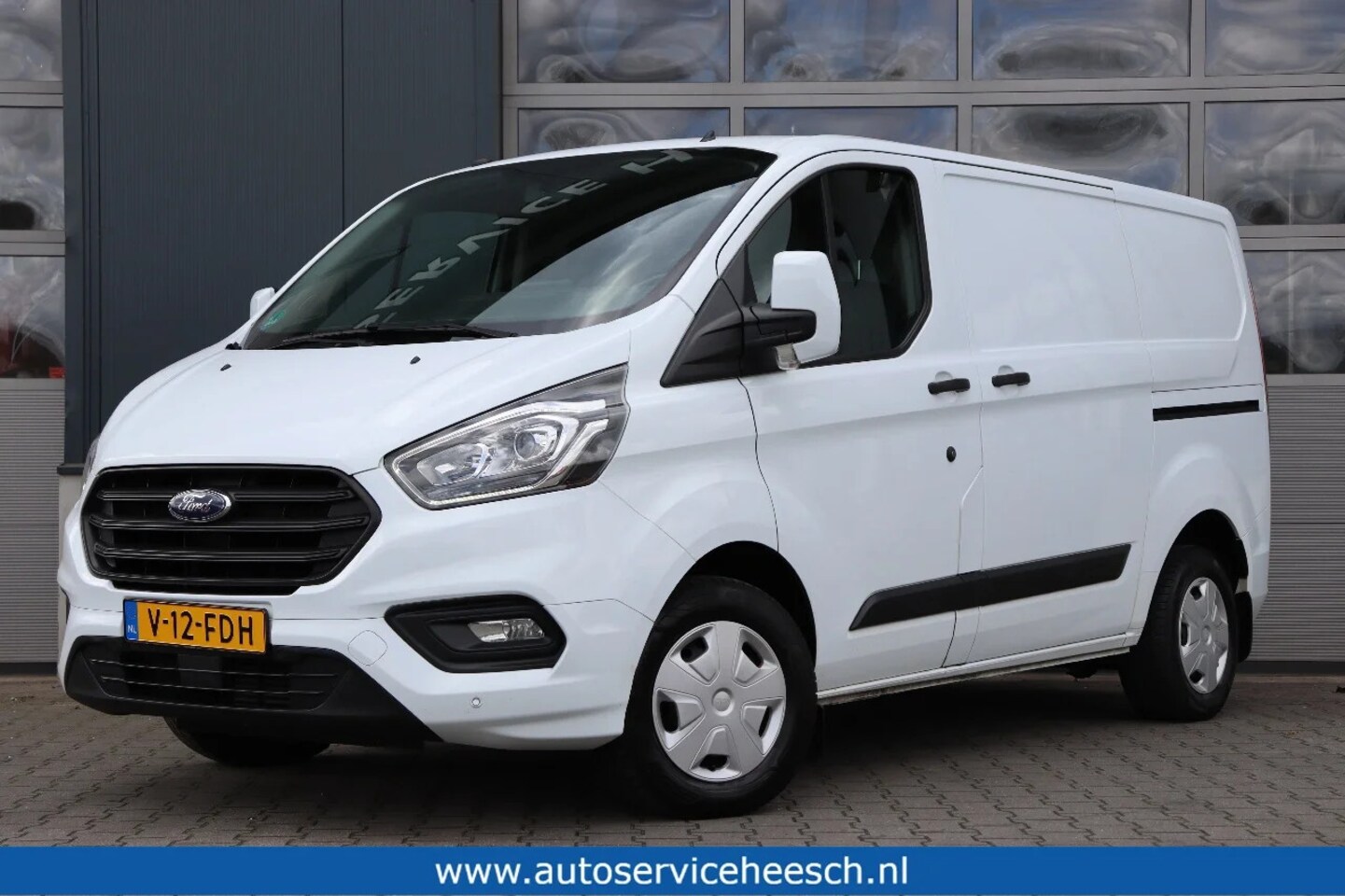 Ford Transit Custom - 2.0 TDCi 130PK L1H1 l 2x Schuifdeur l Navigatie l Airco - AutoWereld.nl