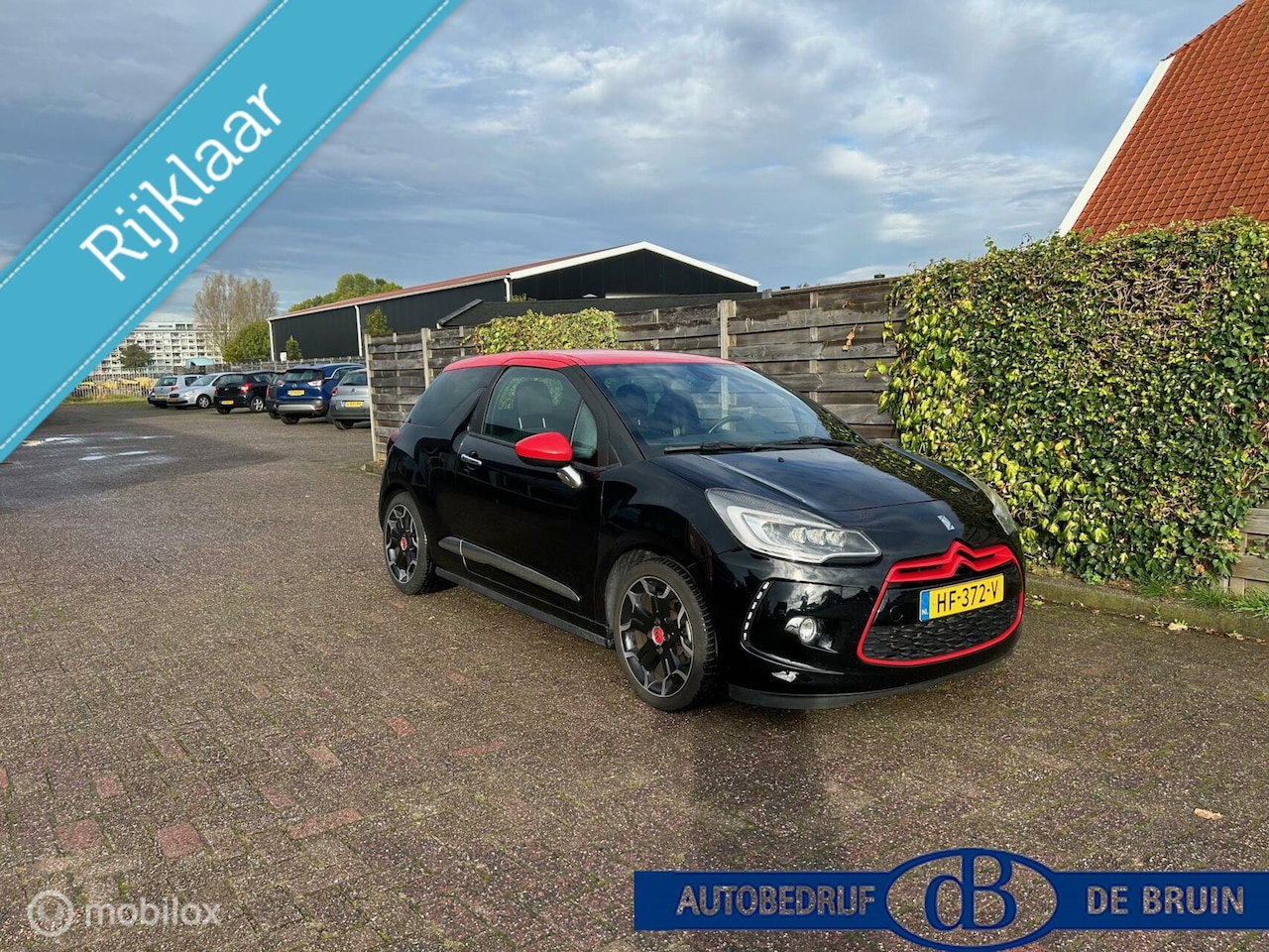 DS 3 - 1.2 PureTech So Red Navigatie trekhaak - AutoWereld.nl